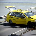 Filmbe illő taxisüldözés volt kora délután Budapesten - fotók