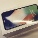 Itt az első kicsomagolós videó az iPhone X-ről