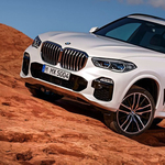 Az sem lehet véletlen, hogy ma bukkant fel az új BMW X5