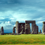 2 km átmérőjű építményegyüttest találtak a Stonehenge mellett