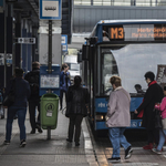 Nem kötelesek maszkot viselni a buszsofőrök, ingyen utazhatnak a szociális dolgozók