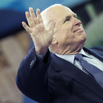 McCain lemondott agydaganatának kezeléséről