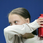 Greta Thunberg színes bőrű aktivista társát levágták egy fotóról