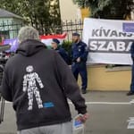 A sajtó szabadságáért tüntetett a Momentum – videó