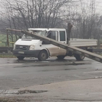 Öt villanyoszlop dőlt ki egy autóbalesetben Soroksáron