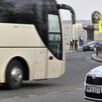 109 nyugdíjast és egy busztársaságot is felültetett a csalfa utazásszervező