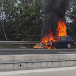 Lángolt egy autó az M3-as autópályán – fotó