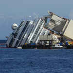 Ketté is törhet a Costa Concordia roncsa, ha nem vigyáznak