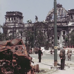 Elképesztő színes felvételen látható a szétbombázott Berlin 1945 júliusából - videó