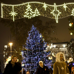 Fotók: Tarlós felkapcsolta Budapest karácsonyi égőit 