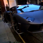 Videó: Londonban nem kivételeznek a tilosban parkoló Lamborghinikkel