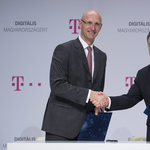 Amikor partnerként borult egymás nyakába a Telekom és a kormány