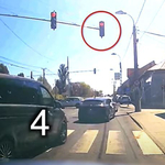Mintha ott sem lenne, úgy mennek át a piros lámpán az autósok az Üllői úton – videó
