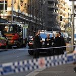 Késsel támadt járókelőkre egy férfi Sydney-ben