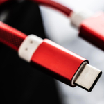 Jó lesz mobiltöltőnek az USB-C? Életveszélyes az E27? Egységes és kétséges szabványok