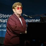 Elton John alig lát, a saját musicaljét sem tudta megnézni