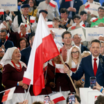 Donald Tusk jelöltjének győzelmét valószínűsítik az első exit pollok a lengyel elnökválasztás után