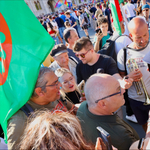 A közmédia riporterét hazaárulózták a Kossuth téren, a Momentum a Várba indult, de visszafordult