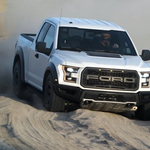 Brutálisan megy bármilyen terepen a Ford F-150 Raptor – videó