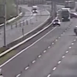 Elnéztek valamit, erre kétszer is visszafordult az M7-esen egy terepjárós konvoj – videó