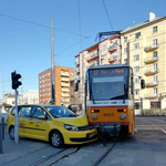 Villamos és taxis ütközött a Móriczon – fotó