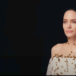 Angelina Jolie-t ellepték a méhek