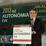 Tőkésék meghirdették az autonómia évét