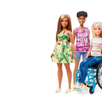 Jönnek a kerekesszékes és a lábprotézises Barbie-babák