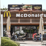 Az elektromos autókat is kiszolgálja majd a magyar McDonald’s