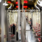 Beesett egy ember a 2-es metró alá a Deák téren