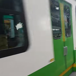 A felújított metrók után a felújított HÉV is lerobbant – videó