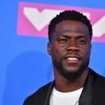 Kevin Hart ismét a Parlament előtt fotózkodott