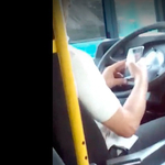 Vezetés közben nyomkodta a mobilját a tatabányai buszsofőr – videó