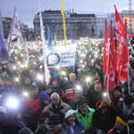 Több mint száz író áll ki a szombaton demonstrálók mellett