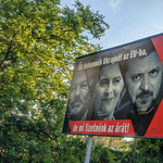 Szélesvásznú ukránozás: új óriásplakátokon riogat a kormánypropaganda