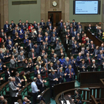 Alkotmány és jogsértő a szejm szerint a lengyel alkotmánybíróság, lemondásra szállították fel tagjait