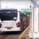 Szélturbinákat hajtanak az elszáguldó buszok levegőjével Isztambulban – videó