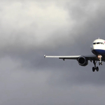 Látványosra sikerült a British Airways egyik gépének leszállási kísérlete