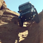 Mint pók a falon, úgy közlekedik ez a Jeep a sziklákon – videó