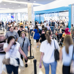 „Hamarabb kimegyek Bécsbe, mint hogy ebbe a sorba beálljak!” – így nyílt meg az első magyar Primark