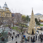 Hiába Áder és Tarlós tiltakozása, mégis az államé lesz az Erzsébet tér