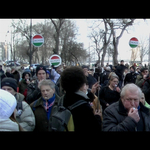 "Uralkodónak képzeli magát" – így fütyülték ki Orbánt – videó