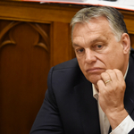 Orbán elbeszélget minisztereivel