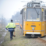 Fotó: Kisiklott a 41-es villamos