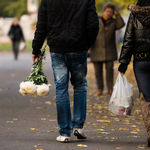 Temetőbiznisz: már virágra is alig telik mindenszentekkor