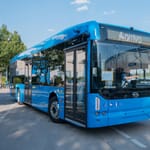 Miközben leáll a tömegközlekedés Budapesten, készülnek a BKK kínai villanybuszai Csingtaóban