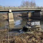 Fotók: különleges jármű szeli ezentúl a Tisza-tó habjait