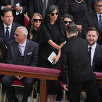 XIV. Leó pápa beiktatásán fogott kezet Volodimir Zelenszkij és J. D. Vance