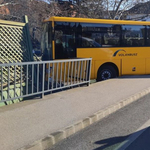 Rosszul lett a sofőr, letért a busz egy hídról Győrben