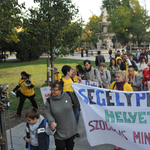 A Kossuth térre mentek a szegénység ellen tüntetők